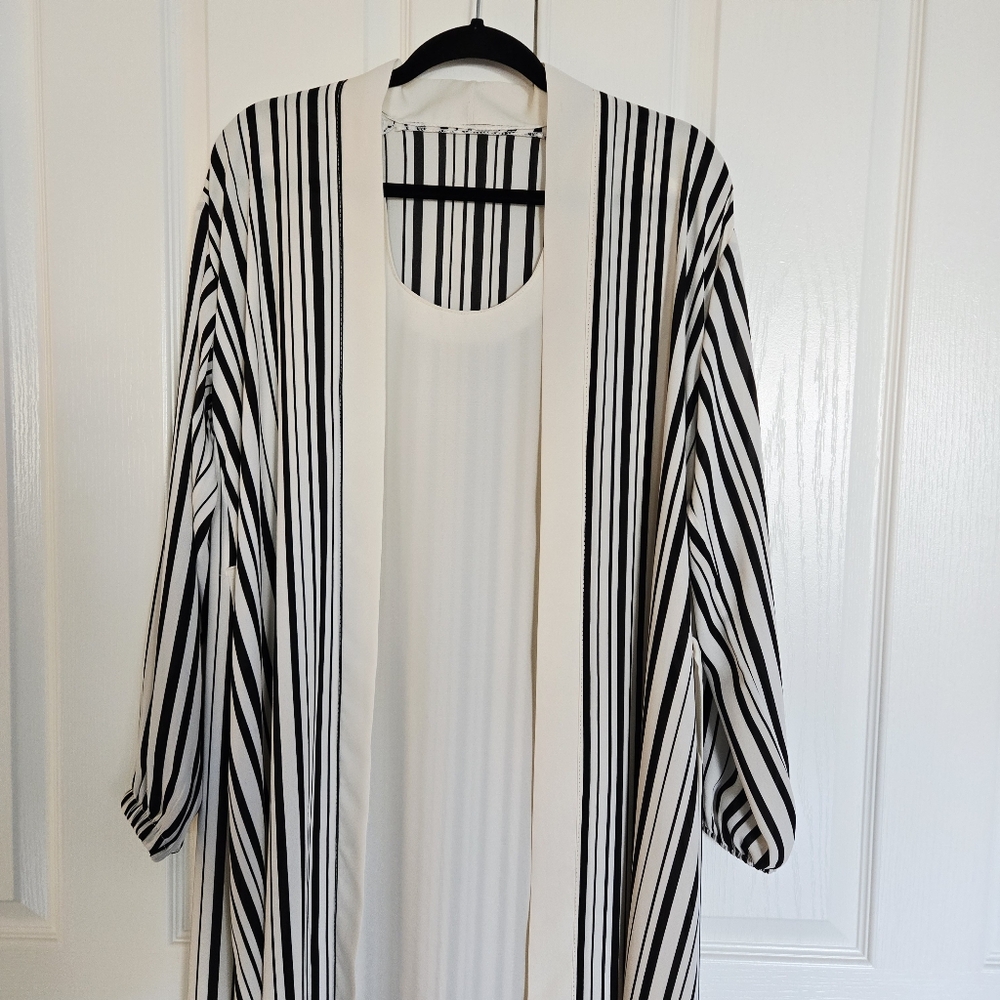 Flare Abaya Dress Striped Front Open Elasticated Cuffs Cream/ Black Size M - Picture 2 of 8